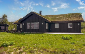 Nice Home In Røn With House A Mountain View